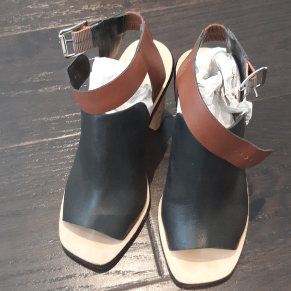 Loffler Randall shoes _Jessica Alba wear - Picture 5 of 9